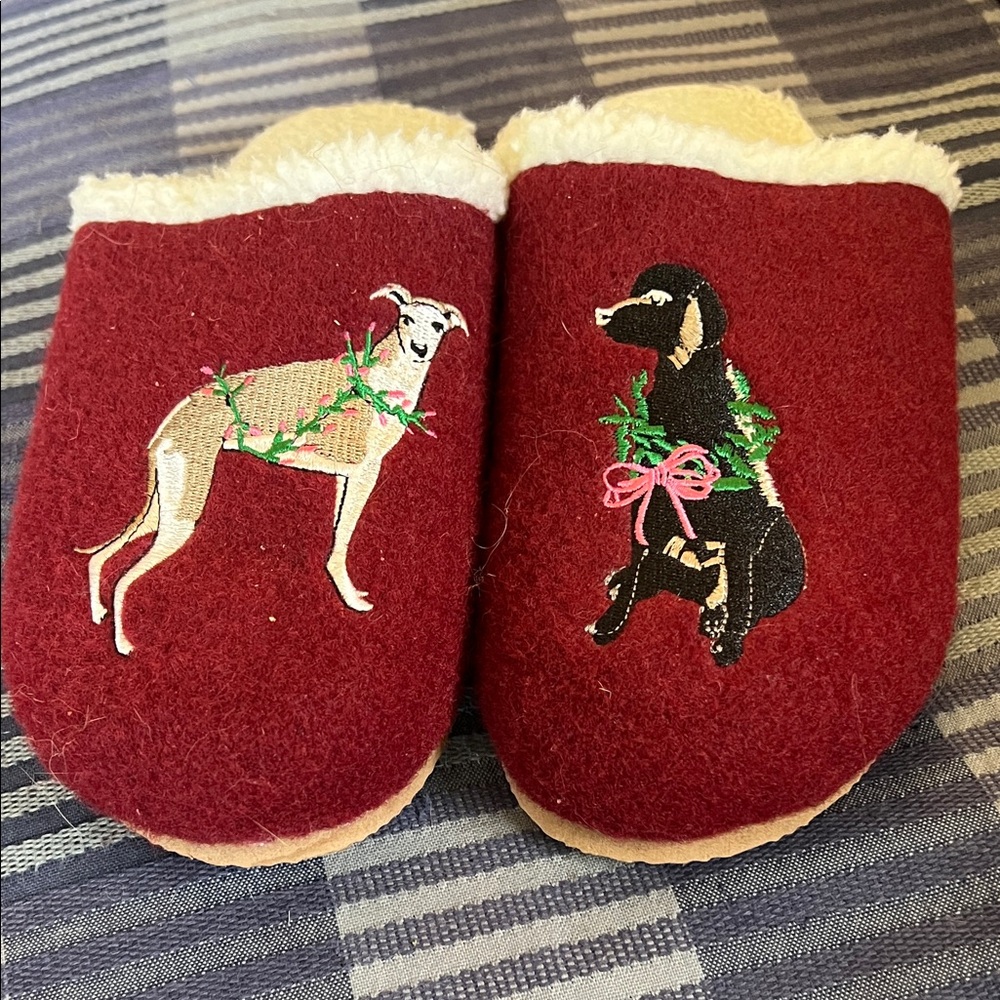 Lands' End Burgundy Ladies Slippers with Embroidered Dogs